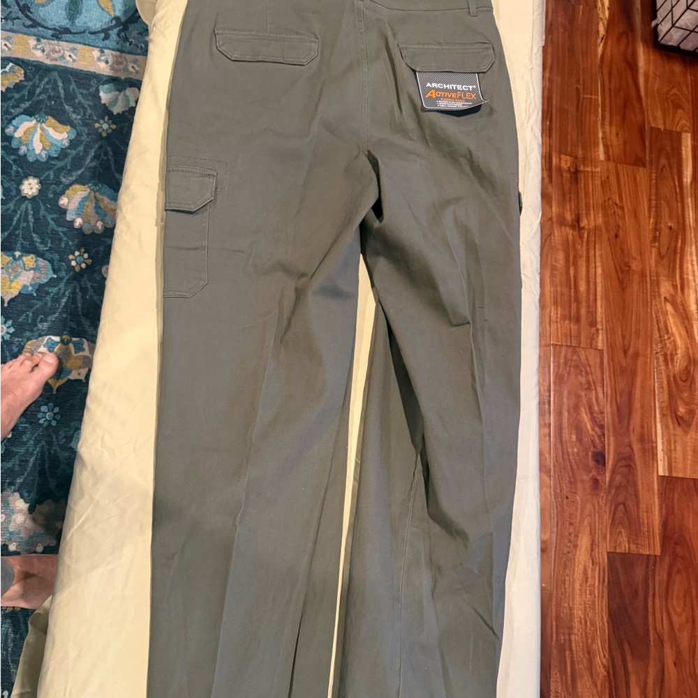 NWT Architect ActiveFlex Olive Cargo Pants Men’s 38x32 Stretch Utility